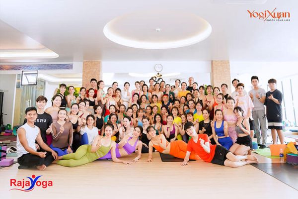 KHÓA ĐÀO TẠO HLV YOGA TẠI TP.HCM CÙNG YOGI XUÂN WITH PHƯƠNG ANH