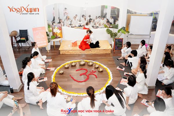 Đào tạo HLV Yoga uy tín