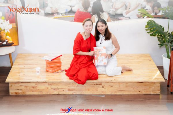 Đào tạo HLV Yoga uy tín