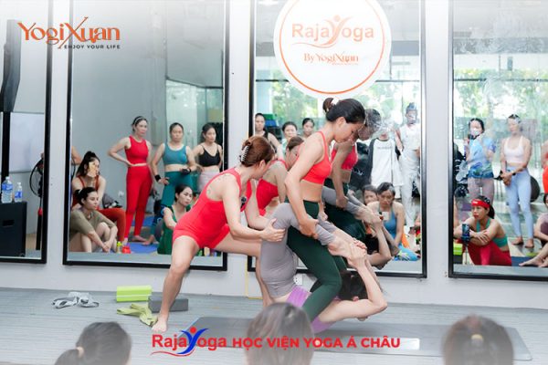 nâng chỉnh trong yoga