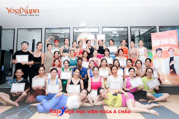 ĐÀO TẠO HLV YOGA ONLINE CÙNG YOGI XUÂN WITH PHƯƠNG ANH