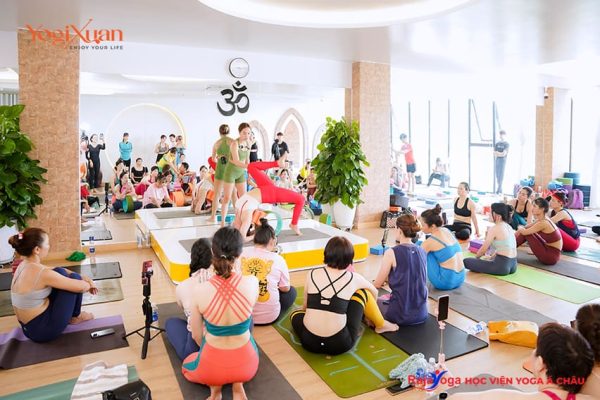  Động Tác Mở Ngực, Mở Lưng Trên  Trong Yoga