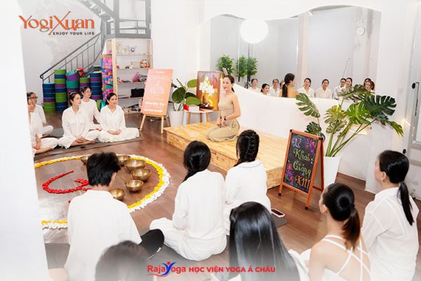 HLV Yoga chuyên nghiệp