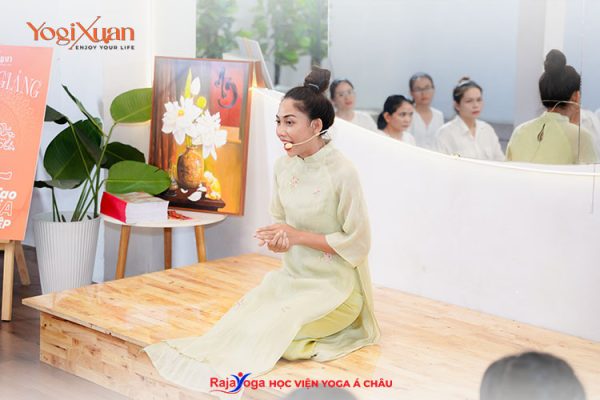 Chương trình học HLV Yoga