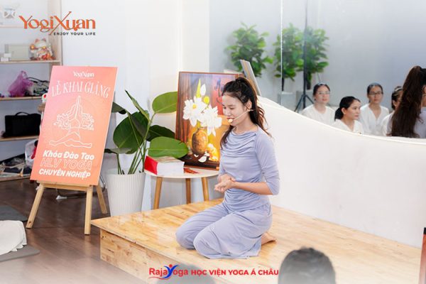 Chương trình học HLV Yoga