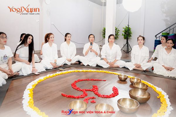 HLV Yoga chuyên nghiệp