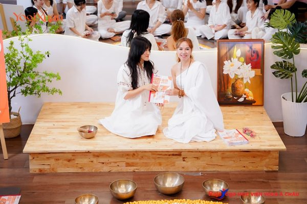 KHÓA ĐÀO TẠO CHO NGƯỜI MỚI CÙNG YOGI XUÂN WITH PHƯƠNG ANH