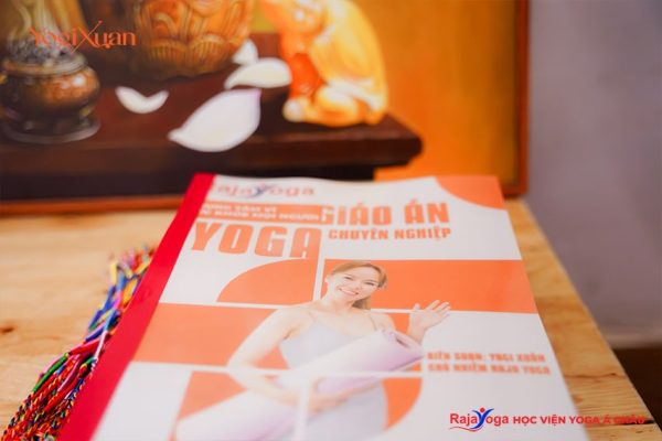 KHÓA ĐÀO TẠO CHO NGƯỜI MỚI CÙNG YOGI XUÂN WITH PHƯƠNG ANH