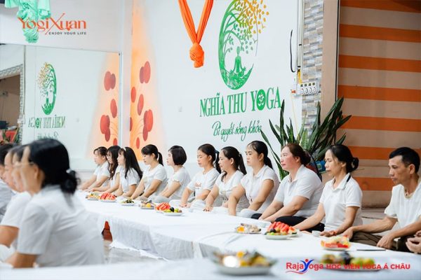 Thiền trà với Yogi Xuân