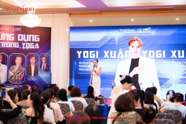 Tiên phong ứng dụng AI trong Yoga